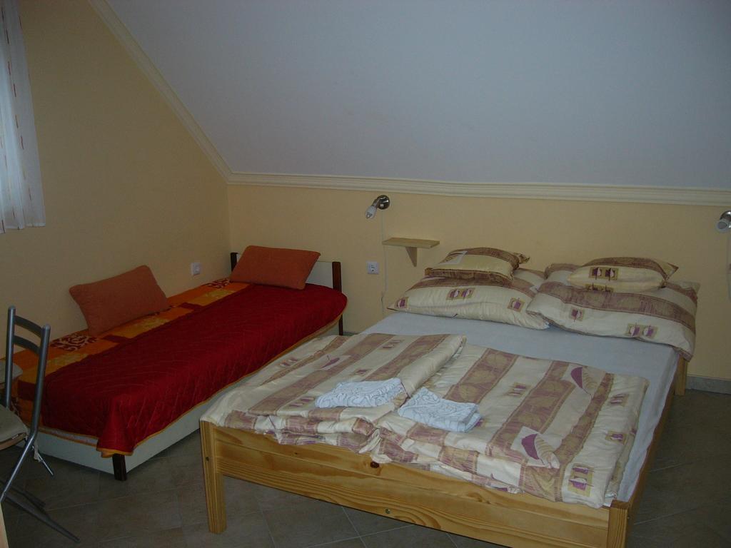 Kustanygyongye Vendeghaz Kehidakustany Apartment Екстериор снимка